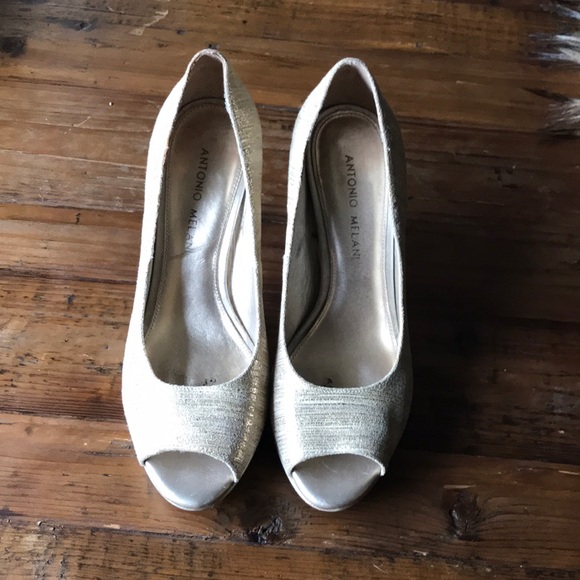 6.5 Gold Antonio Melani Heels - Picture 2 of 5